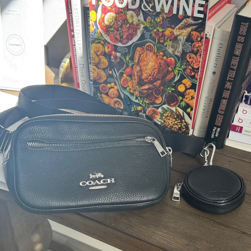 Coach Black Belt Bag with Coin Pouch Like Brand New - Picture 10 of 10